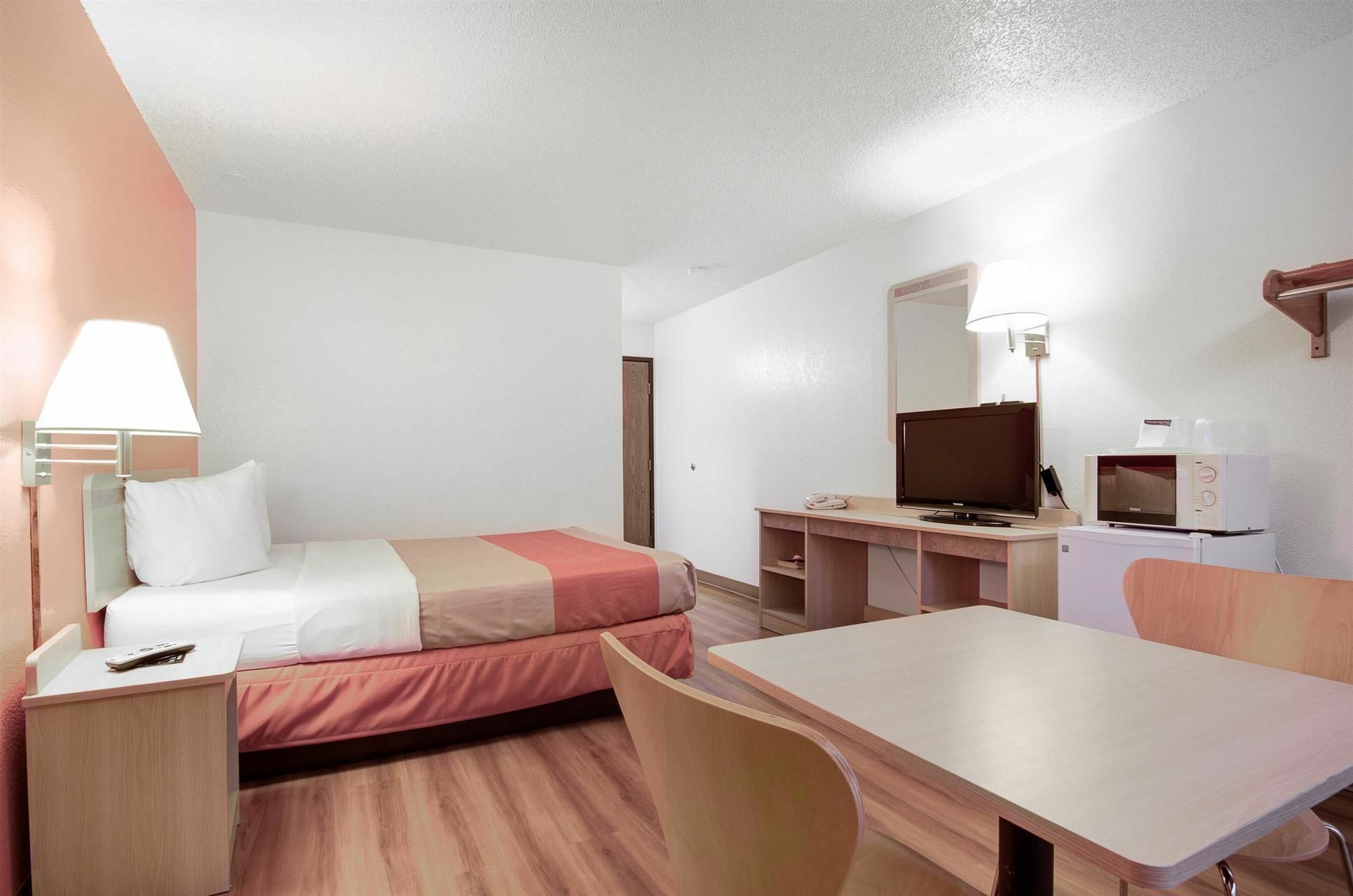 Motel 6-Colby, Ks Εξωτερικό φωτογραφία